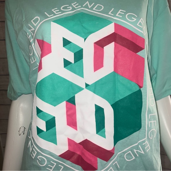 graphic shirt - Picture 2 of 5